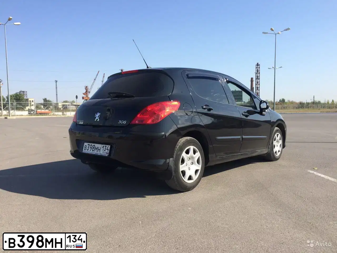 Фото автомобиля PEUGEOT 308, 2010 — госномер В398МН134. Цвет: ЧЕРНЫЙ