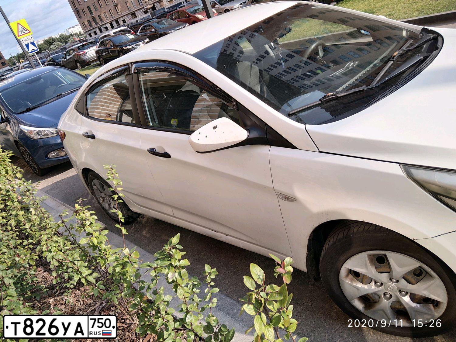 Фото автомобиля HYUNDAI SOLARIS, 2014 — госномер Р566МО750. Цвет: Белый