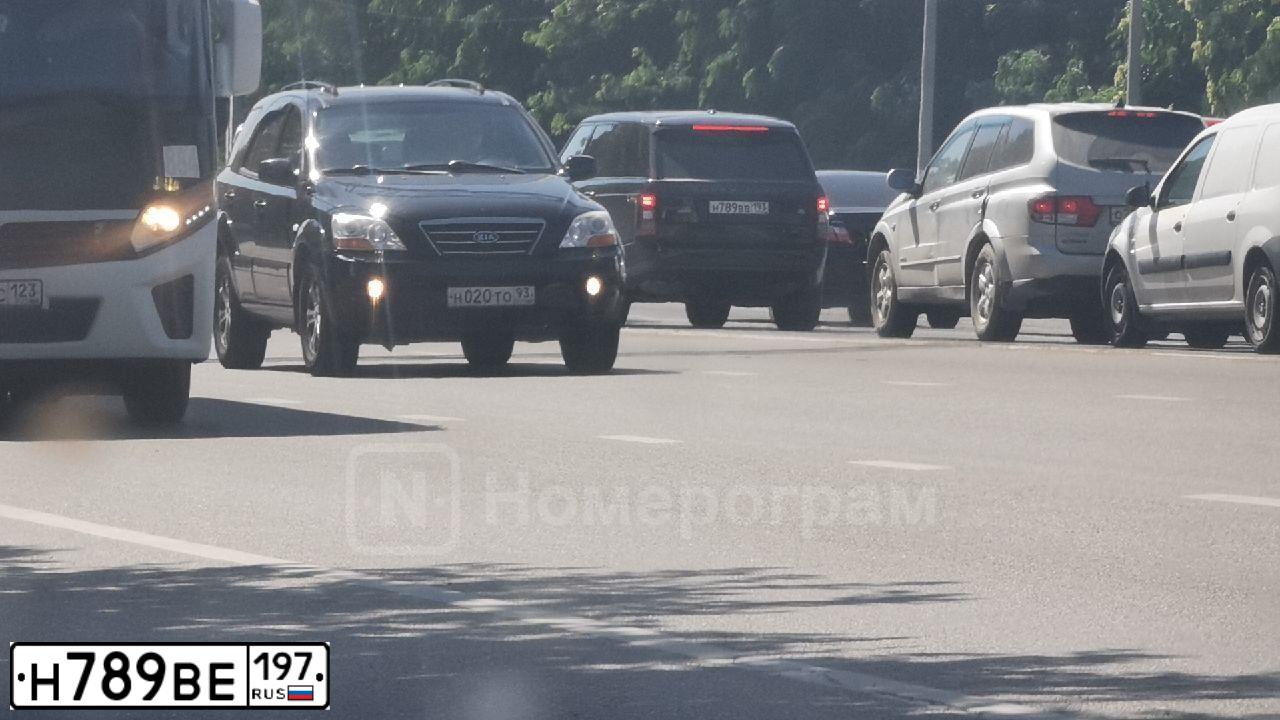 Фото автомобиля BMW 325, 2010 — госномер С252ТК43