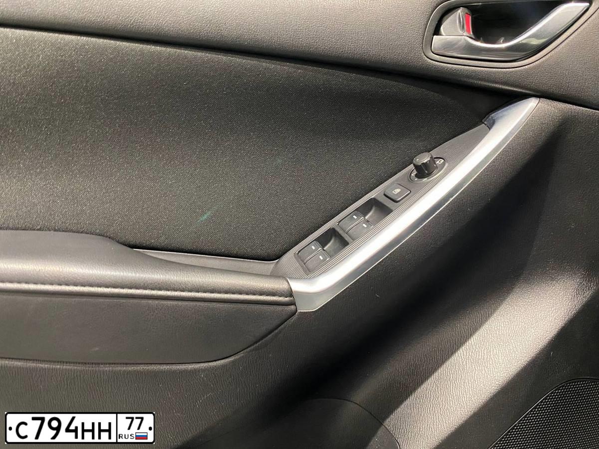 Фото автомобиля MAZDA CX-5, 2013 — госномер С794НН77. Цвет: СЕРЫЙ СВЕТЛЫЙ