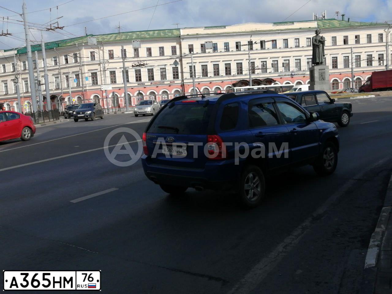Фото автомобиля KIA SPORTAGE, 2010 — госномер А365НМ76. Цвет: СИНИЙ