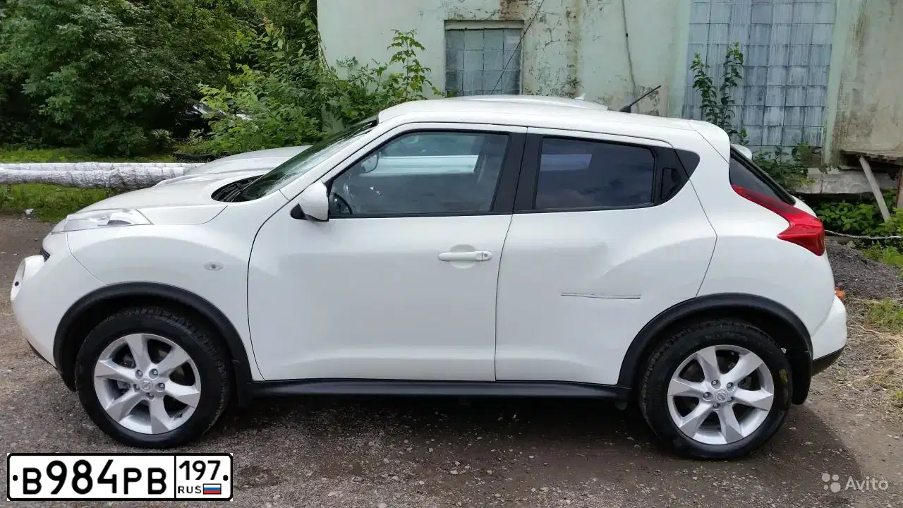 Фото автомобиля NISSAN JUKE, 2011 — госномер О748ТО68. Цвет: Белый