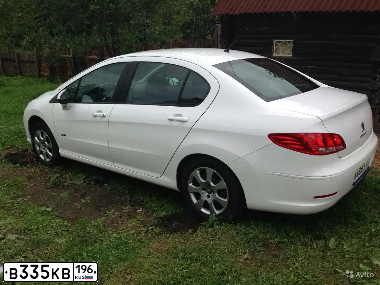Фото автомобиля PEUGEOT T 408, 2014 — госномер В335КВ196. Цвет: Белый