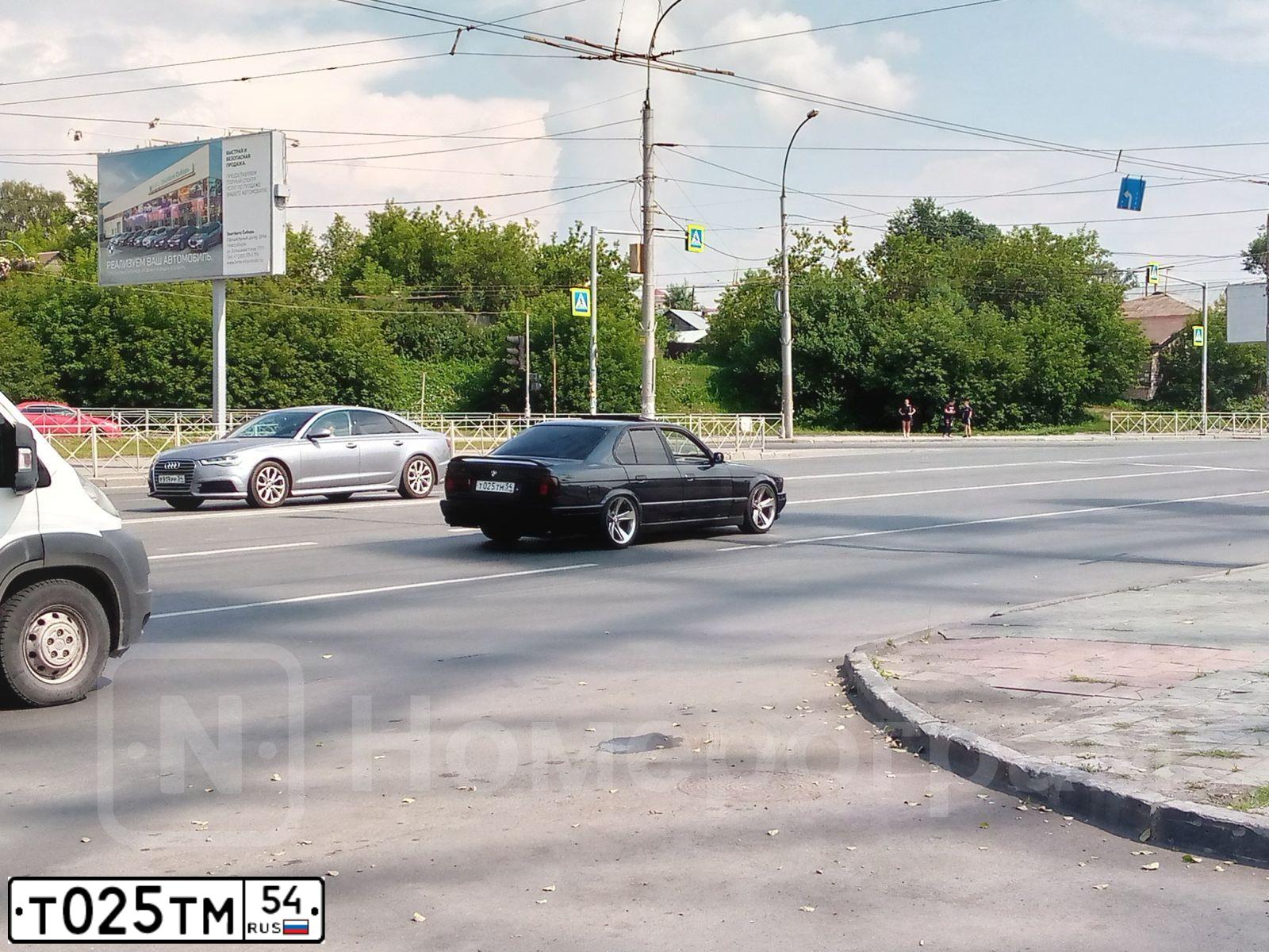 Фото автомобиля БМВ 530, 1995 — госномер Т885ЕН196. Цвет: ТЕМНО СЕРЫЙ