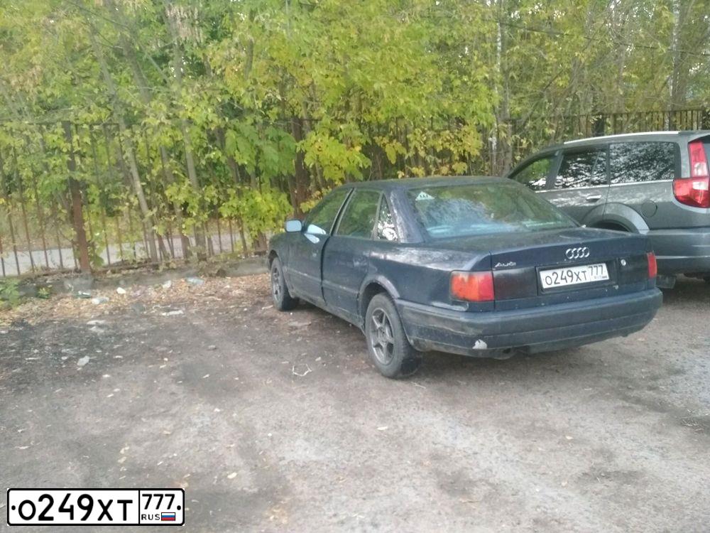 Фото автомобиля AUDI 100, 1991 — госномер К884ХК64. Цвет: синий