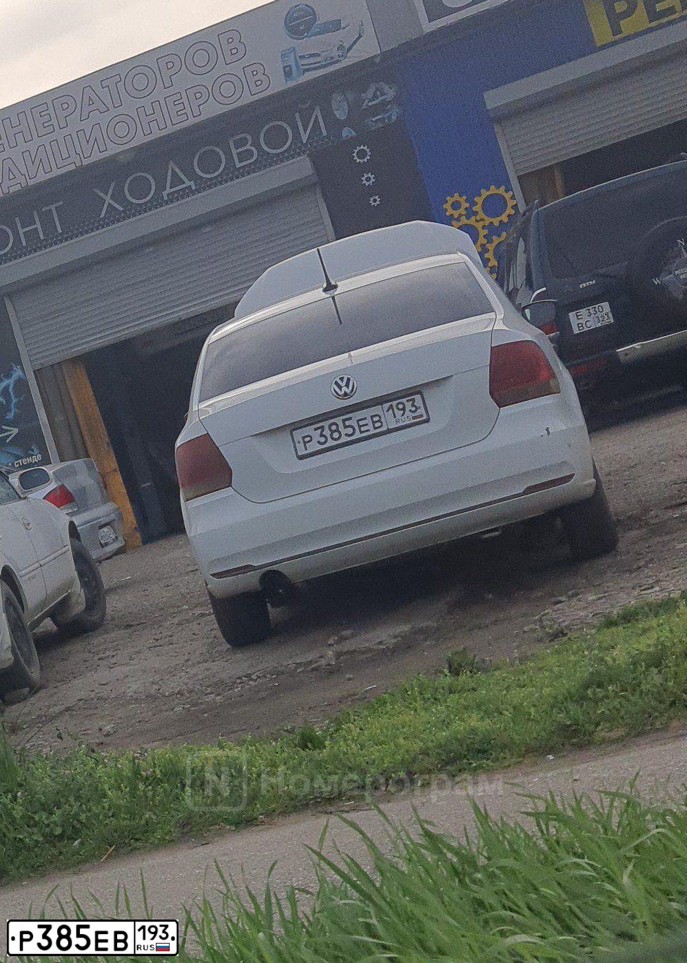 Фото автомобиля VOLKSWAGEN POLO, 2019 — госномер Р385ЕВ193. Цвет: БЕЛЫЙ