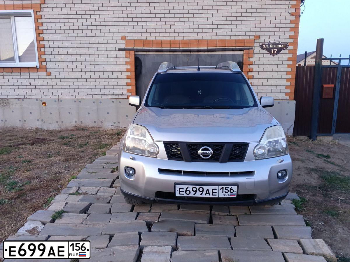 Фото автомобиля NISSAN X-TRAIL, 2007 — госномер Е699АЕ156. Цвет: СЕРЕБРИСТЫЙ