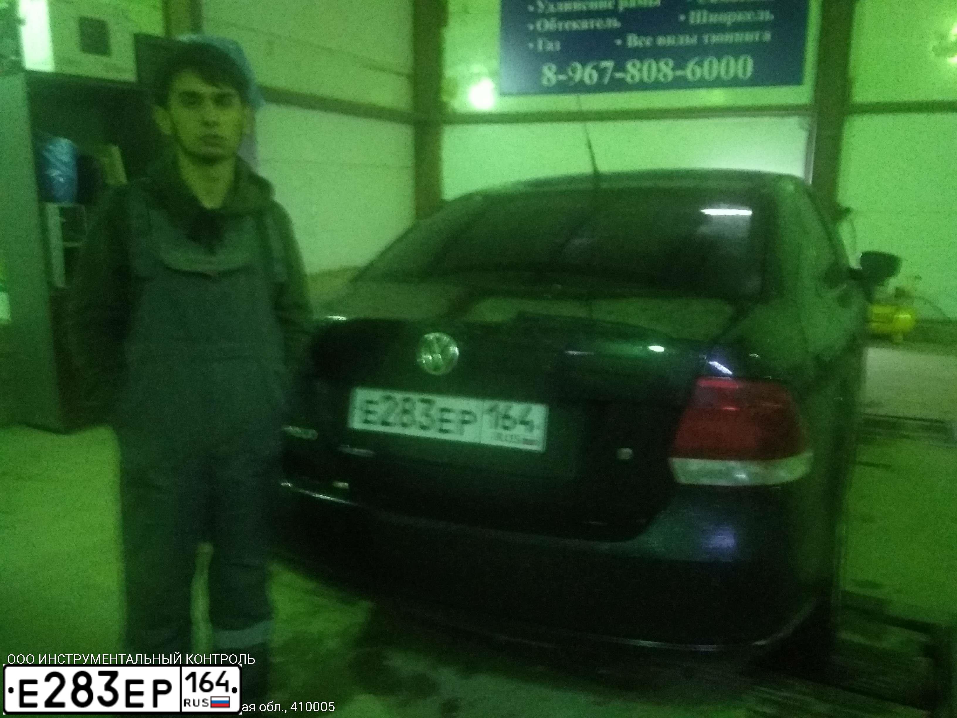 Фото автомобиля VOLKSWAGEN POLO, 2012 — госномер Е283ЕР164. Цвет: ЧЕРНЫЙ