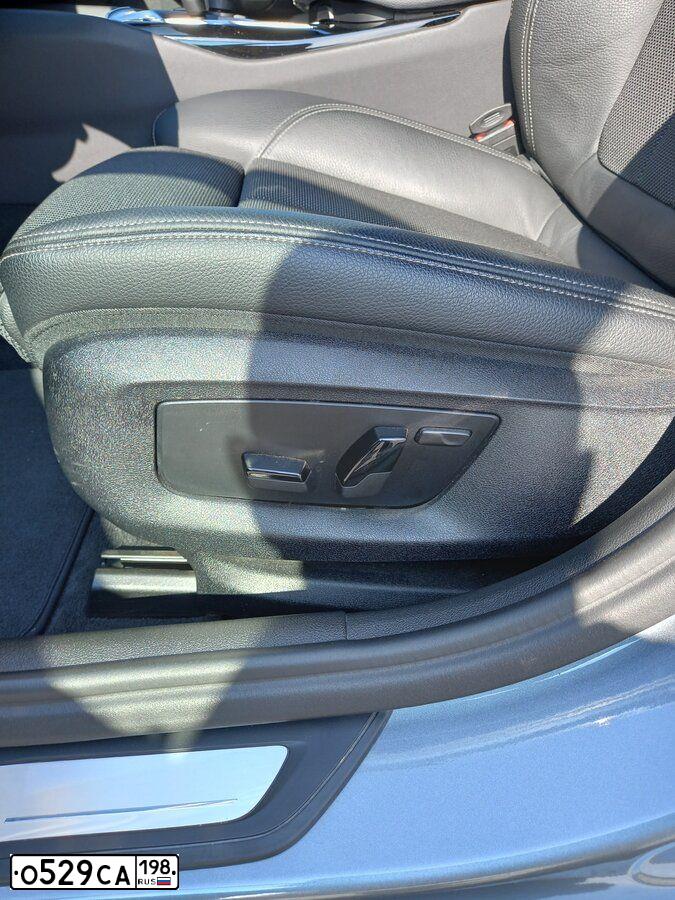 Фото автомобиля BMW W SERIE 5, 2018 — госномер О529СА198. Цвет: СЕРЫЙ