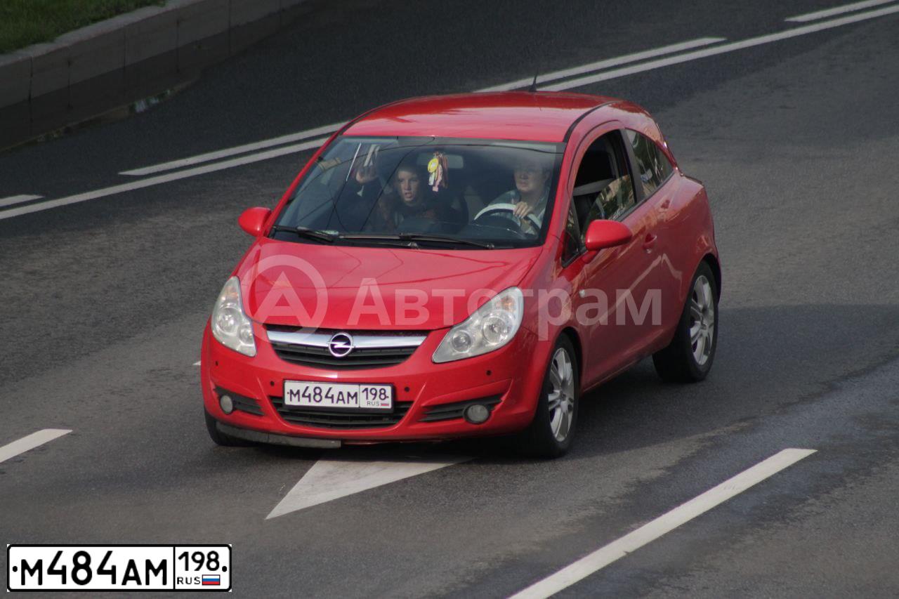 Фото автомобиля OPEL L CORSA, 2008 — госномер М484АМ198. Цвет: Красный