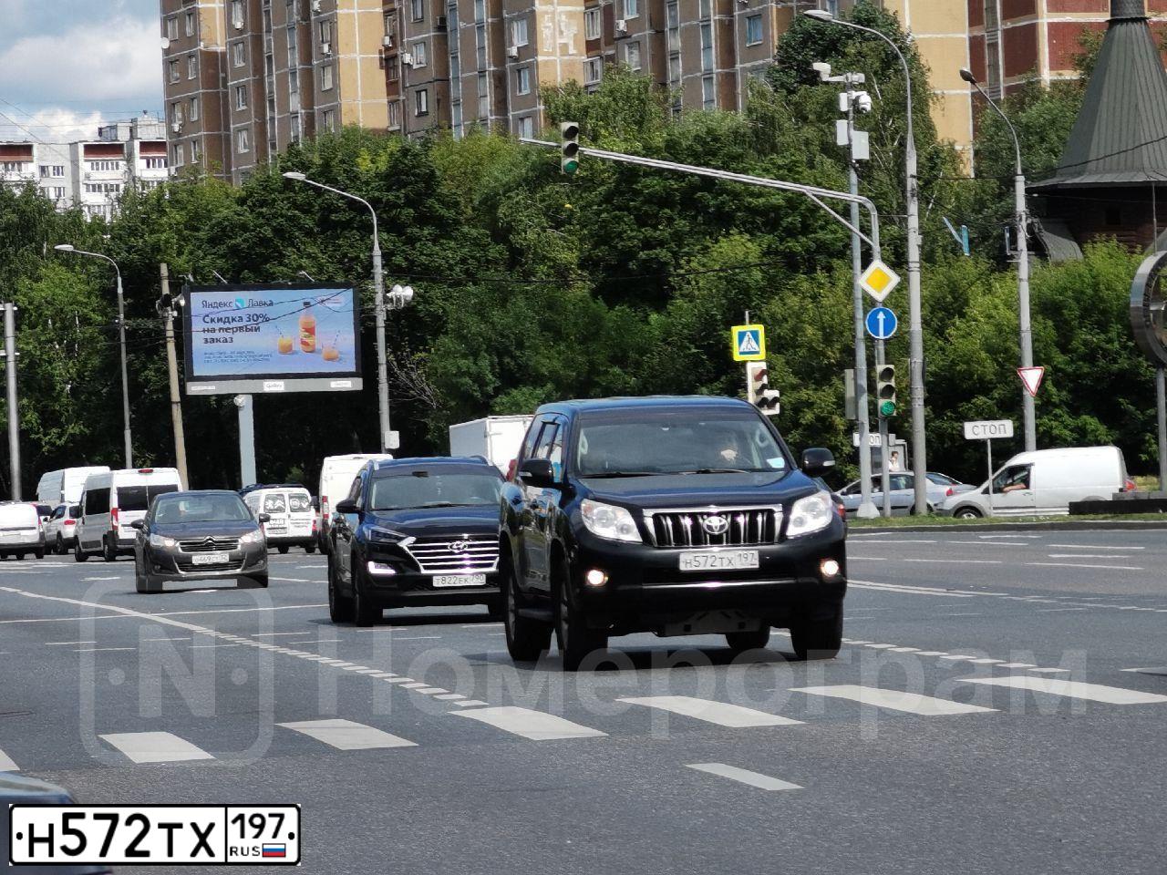 Фото автомобиля TOYOTA LANDCRUISER, 2012 — госномер Н572ТХ197. Цвет: ЧЕРНЫЙ