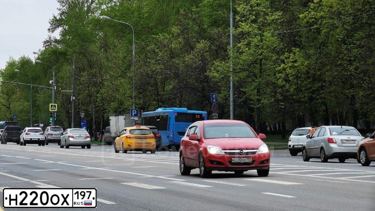 Фото автомобиля OPEL ASTRA, 2011 — госномер Н220ОХ197. Цвет: КРАСНЫЙ