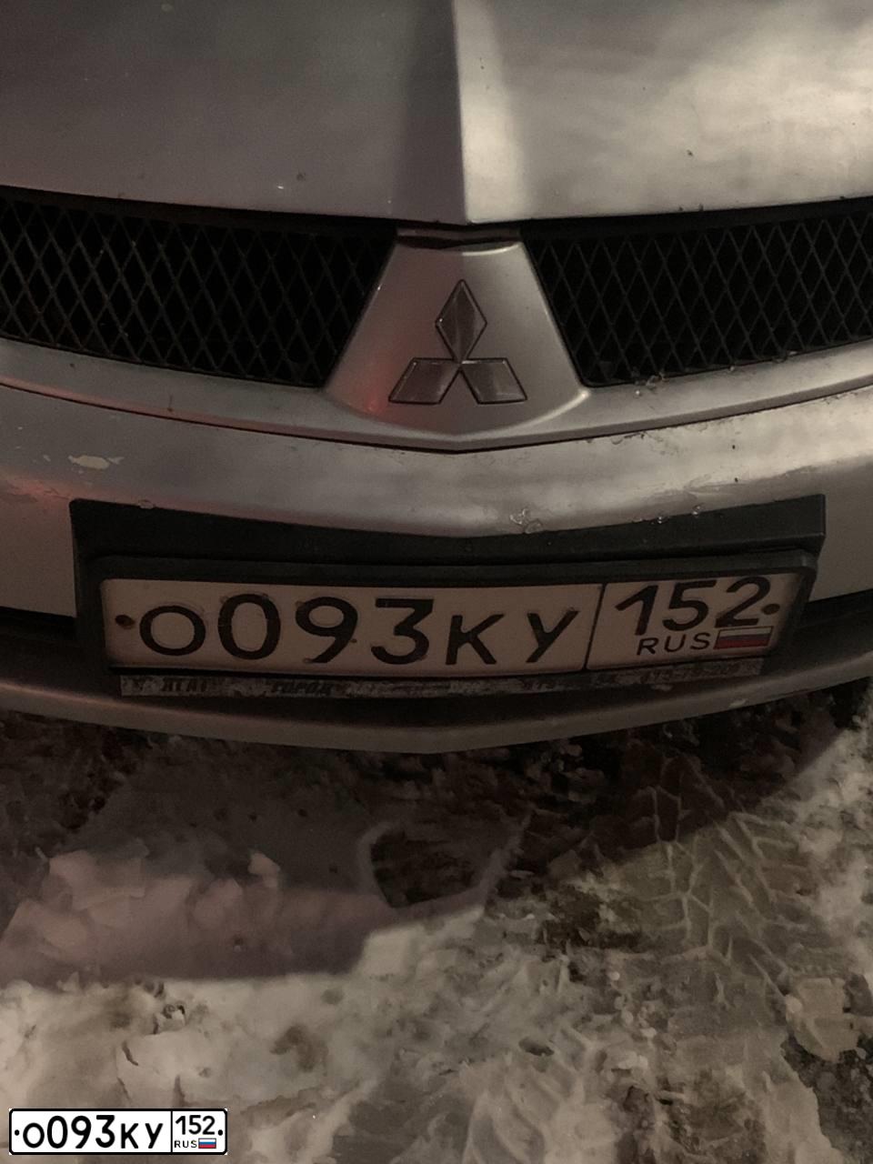 Фото автомобиля MITSUBISHI LANCER, 2006 — госномер В717ОУ152. Цвет: СВЕТЛО-СЕРЫЙ