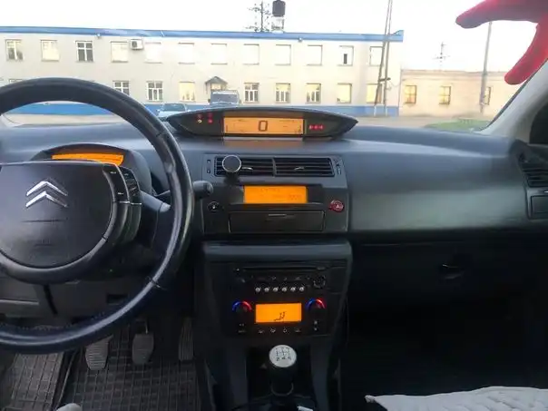 Фото автомобиля CITROEN C4, 2005 — госномер У648АВ716. Цвет: ЧЕРНЫЙ