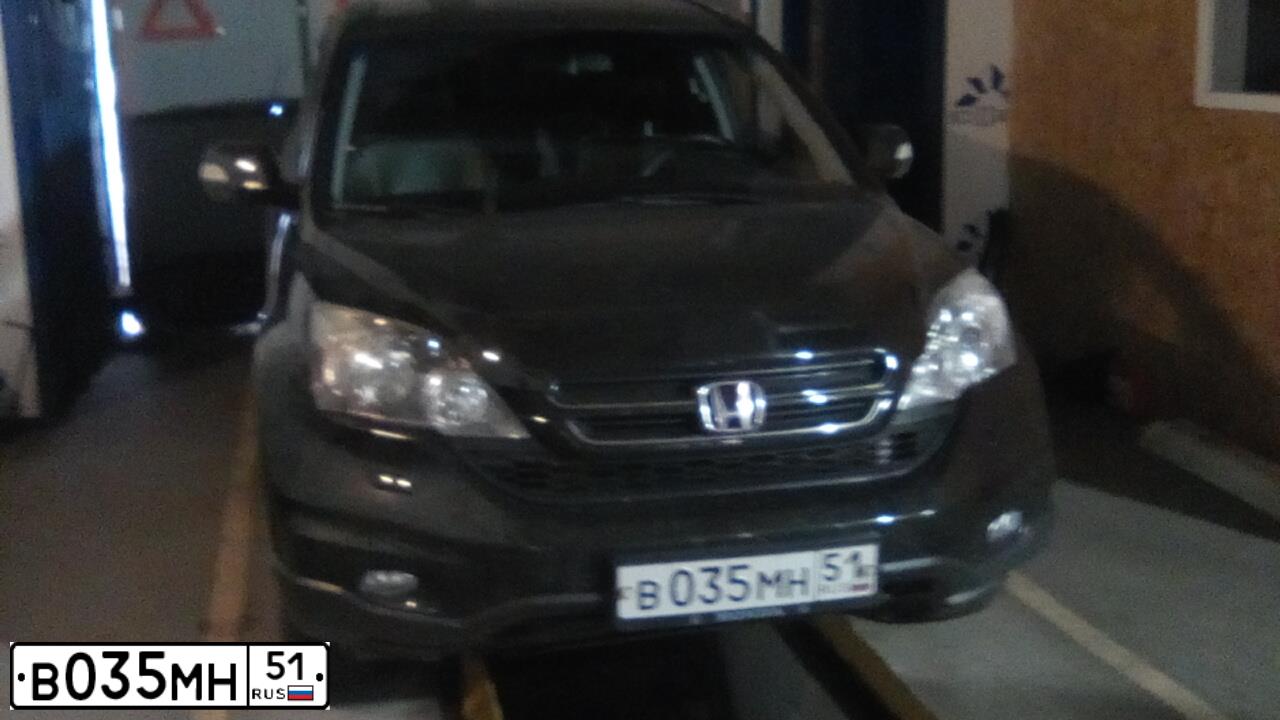 Фото автомобиля HONDA CR-V, 2011 — госномер В035МН51. Цвет: ЧЕРНЫЙ