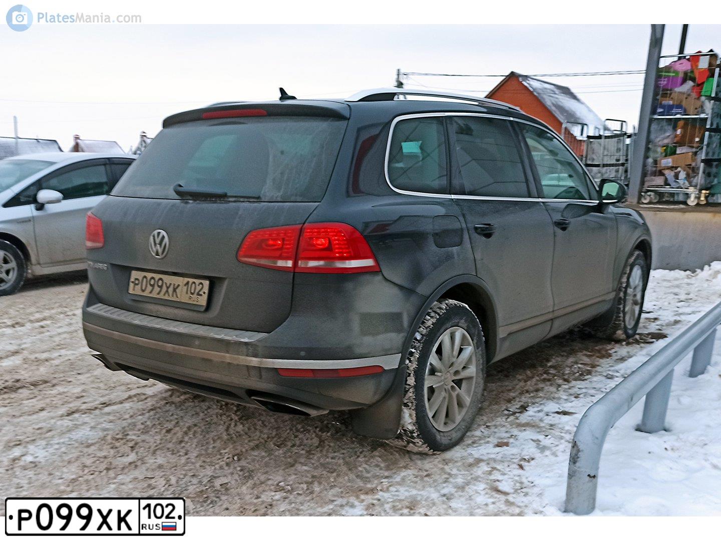 Фото автомобиля VOLKSWAGEN JETTA, 2012 — госномер Е574ЕН702. Цвет: Белый