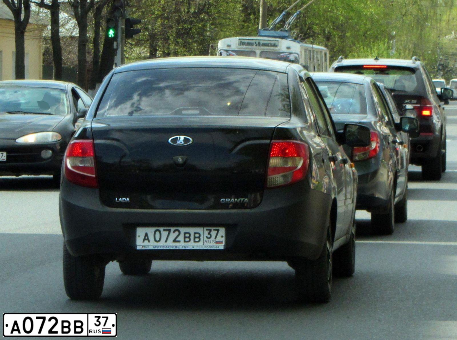 Фото автомобиля LADA 2190 GRANTA, 2013 — госномер Т555СВ152. Цвет: ЧЕРНЫЙ