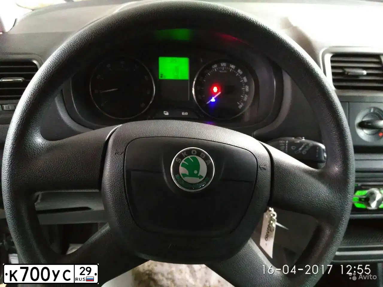 Фото автомобиля SKODA FABIA, 2012 — госномер М897МВ29. Цвет: ЧЕРНЫЙ