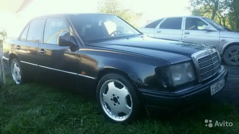 Фото автомобиля MERCEDES S-KLASSE, 1997 — госномер М090НУ199. Цвет: ЧЕРНЫЙ