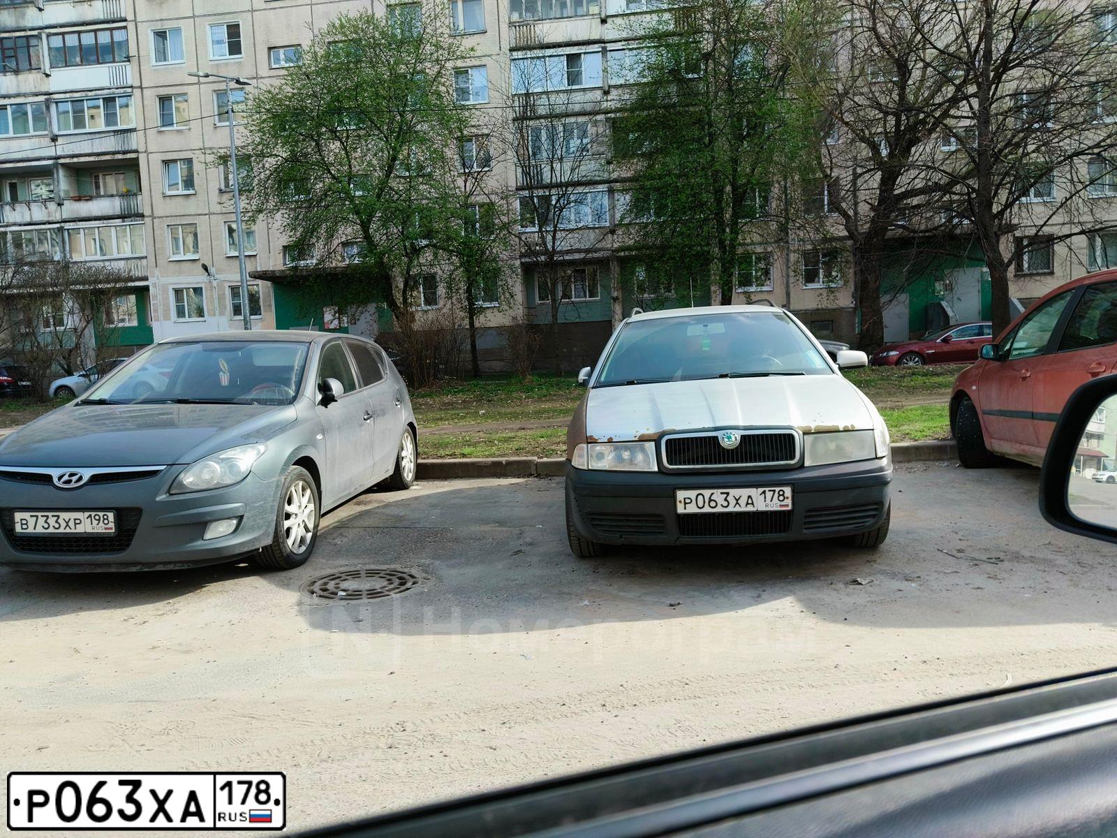 Фото автомобиля SKODA OCTAVIA, 2005 — госномер Р063ХА178. Цвет: СЕРЕБРИСТЫЙ