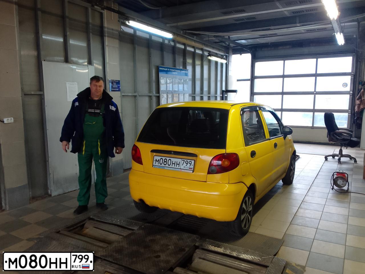 Фото автомобиля DAEWOO MATIZ, 2010 — госномер Е164МН164. Цвет: ЖЕЛТЫЙ