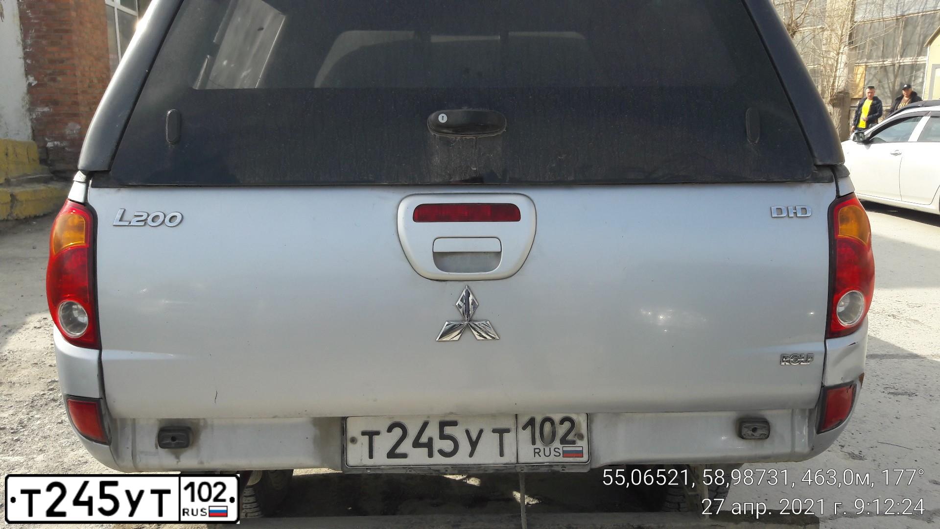 Фото автомобиля MITSUBISHI L 200, 2008 — госномер Х385ЕТ196. Цвет: СВЕТЛО-СЕРЫЙ