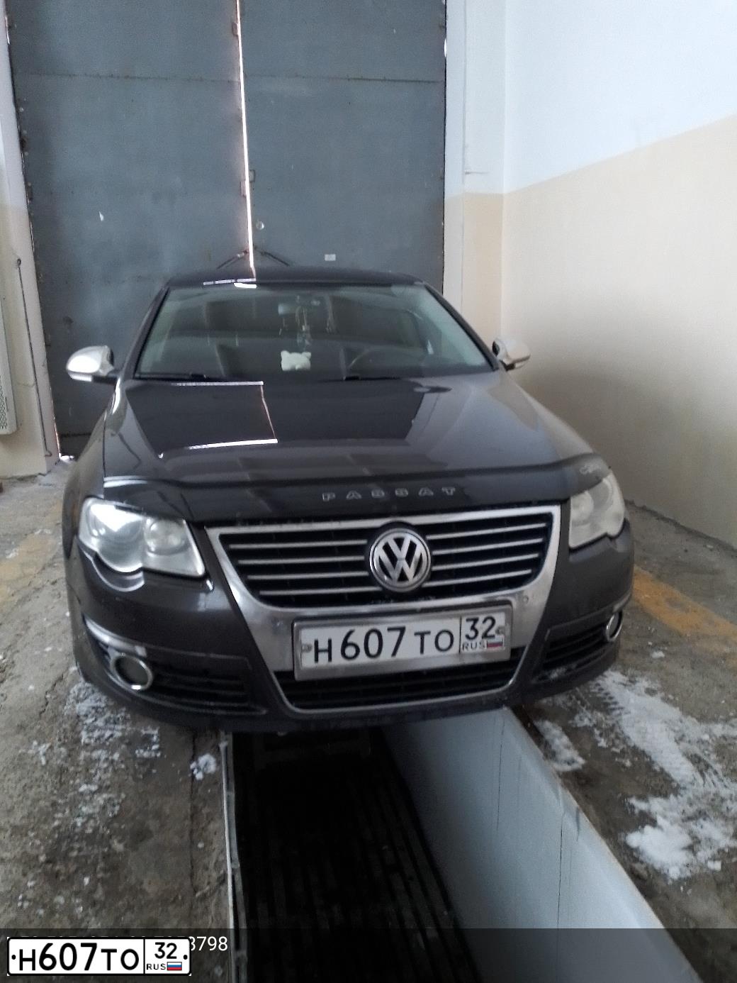 Фото автомобиля VOLKSWAGEN PASSAT, 2007 — госномер Н607ТО32. Цвет: ТЕМНО-СЕРЫЙ