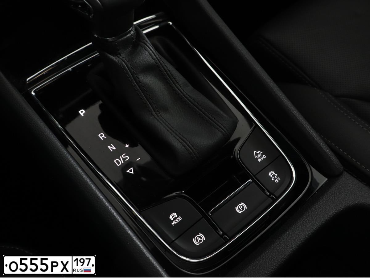 Фото автомобиля SKODA OCTAVIA, 2011 — госномер О556ТР790. Цвет: Белый