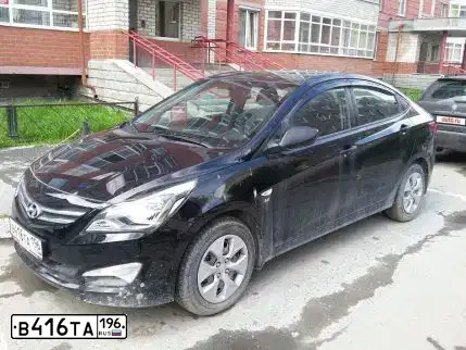 Фото автомобиля HYUNDAI SOLARIS, 2015 — госномер Р580СХ196. Цвет: ЧЕРНЫЙ