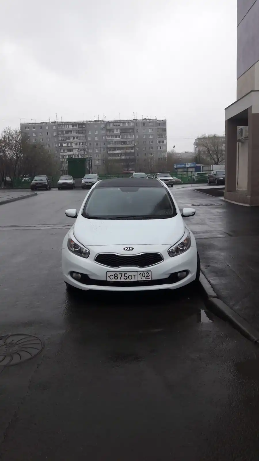 Фото автомобиля KIA CEE'D, 2015 — госномер Х295ТМ102. Цвет: БЕЛЫЙ