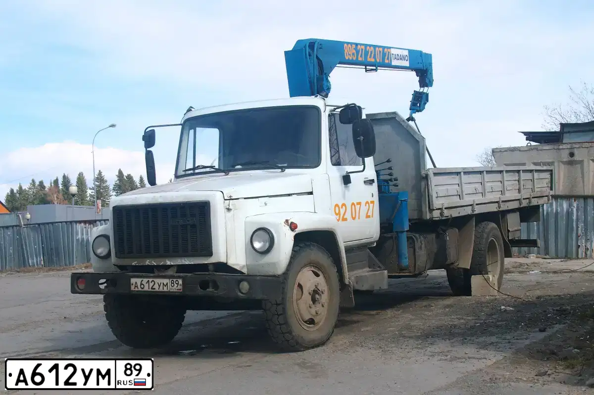 Фото автомобиля GAZ 3309, 2006 — госномер А612УМ89. Цвет: Белый