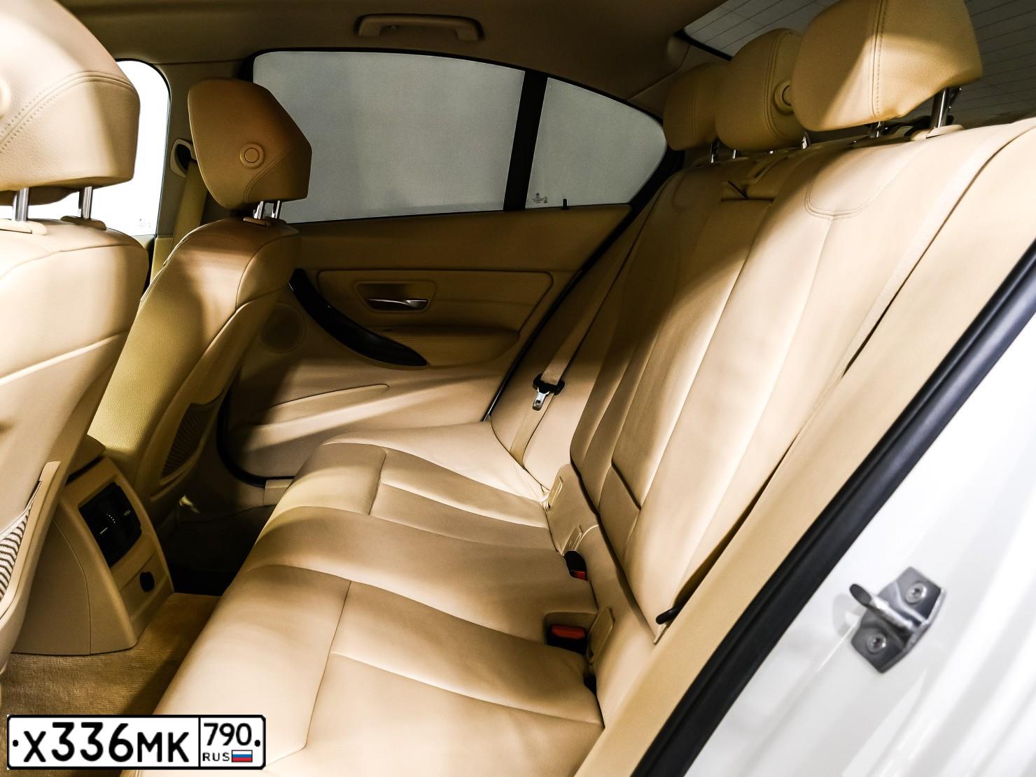 Фото автомобиля BMW SERIE 3, 2013 — госномер Х336МК790. Цвет: Белый
