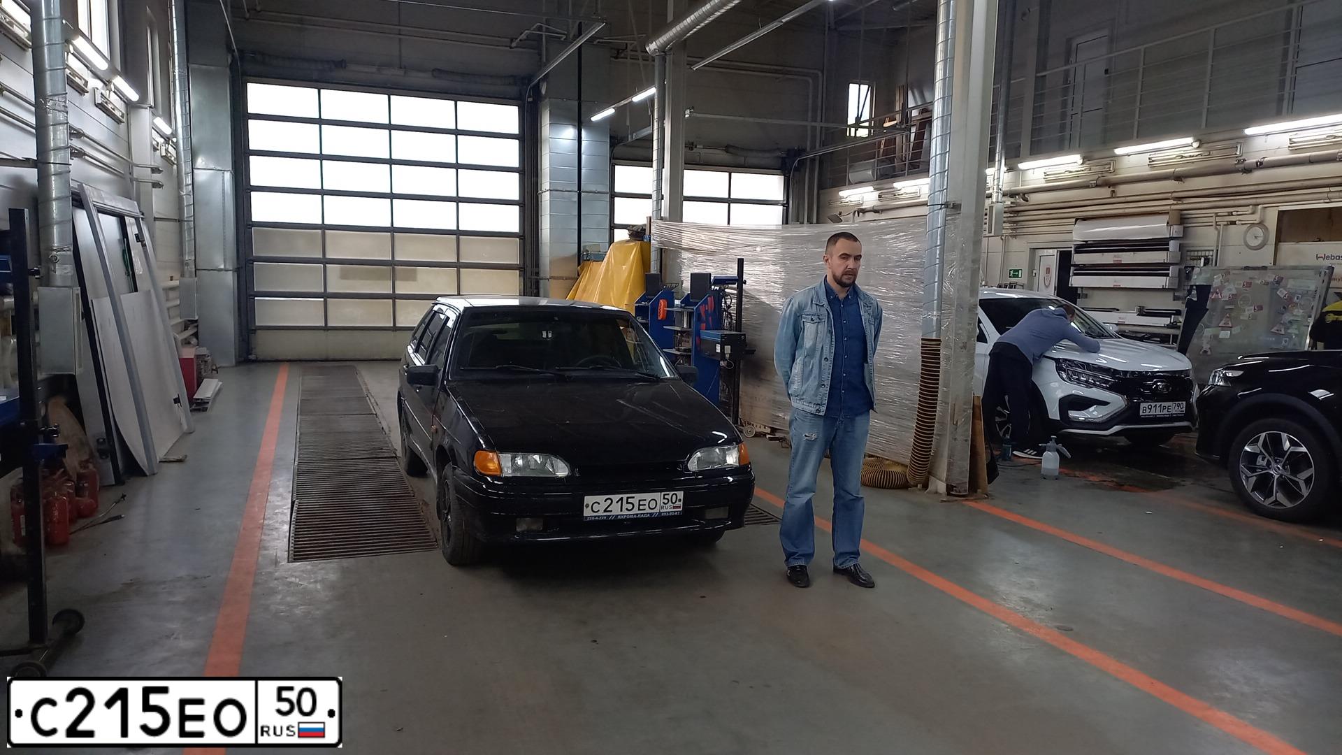 Фото автомобиля VAZ ВАЗ 2107, 1986 — госномер С215ЕО50. Цвет: БЕЛЫЙ