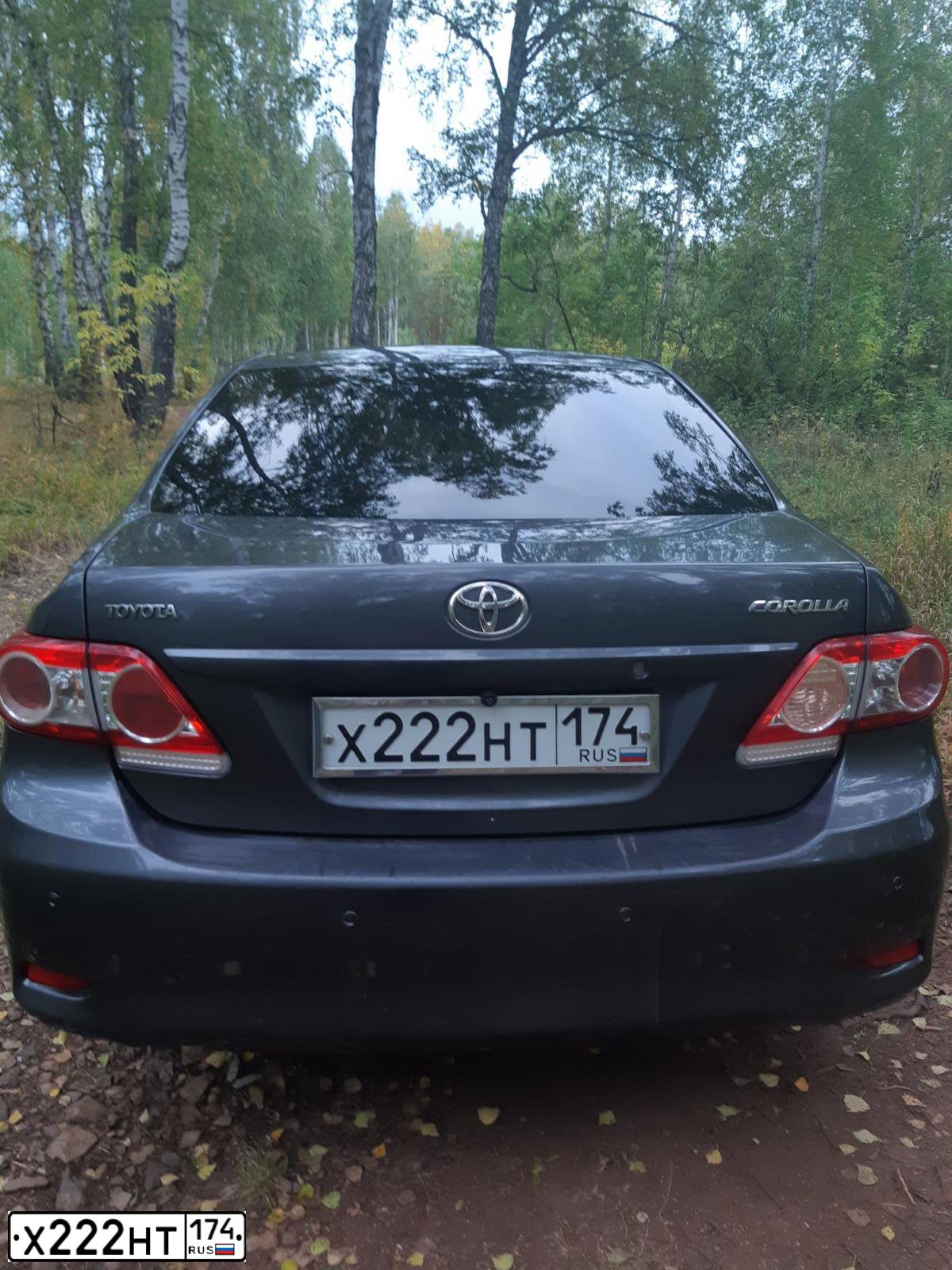 Фото автомобиля TOYOTA COROLLA, 2008 — госномер Х222НТ174. Цвет: Белый