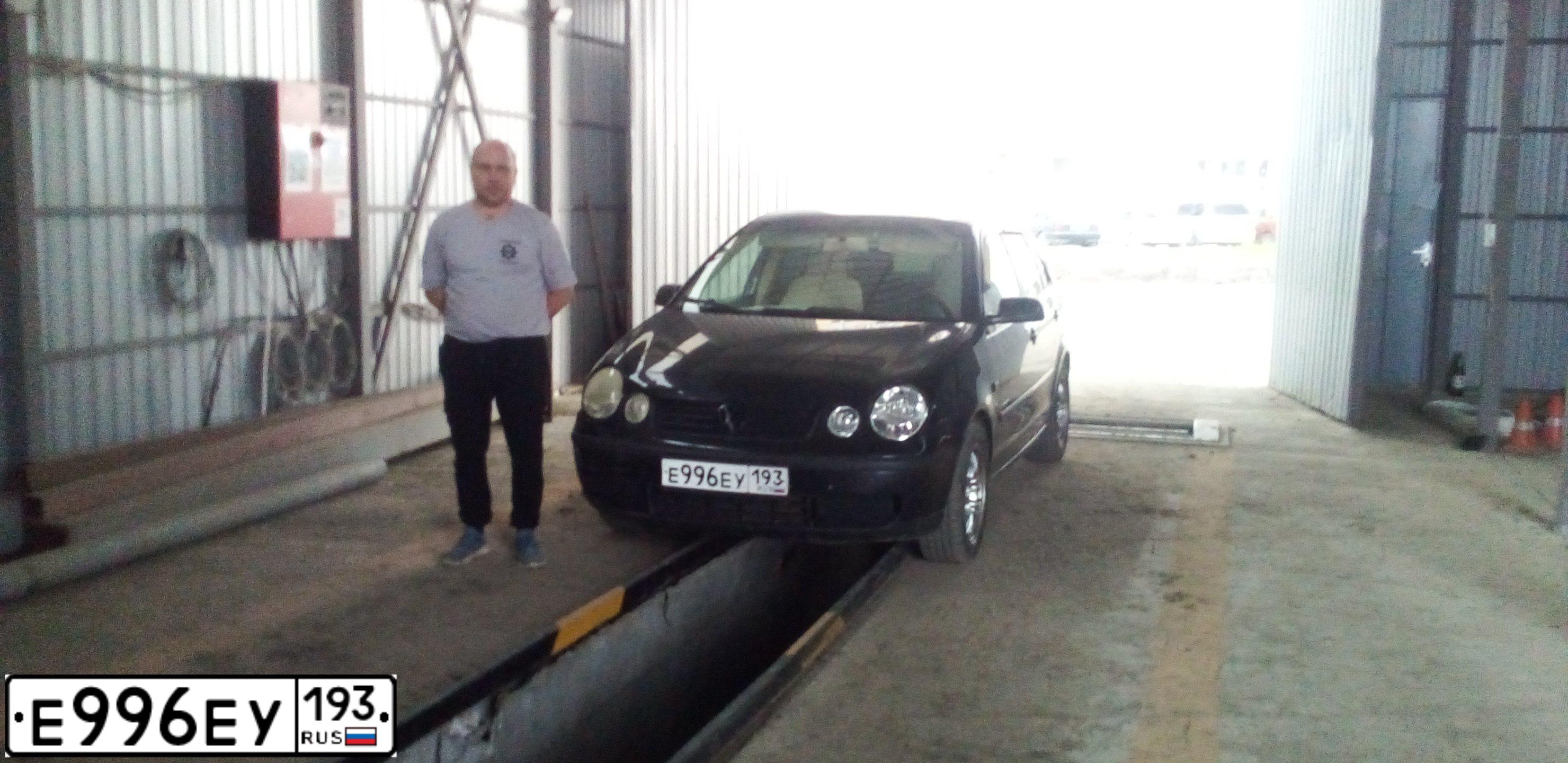 Фото автомобиля VOLKSWAGEN POLO, 2004 — госномер А803ВА193. Цвет: ЧЕРНЫЙ
