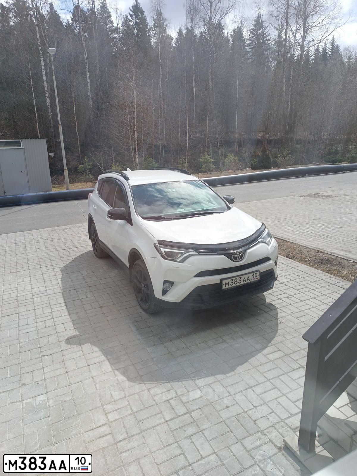 Фото автомобиля TOYOTA LANDCRUISER, 2012 — госномер М383АА10. Цвет: ЧЕРНЫЙ