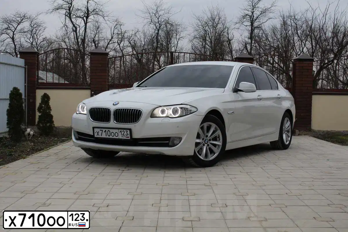 Фото автомобиля BMW SERIE 5, 2011 — госномер Х710ОО123. Цвет: БЕЛЫЙ