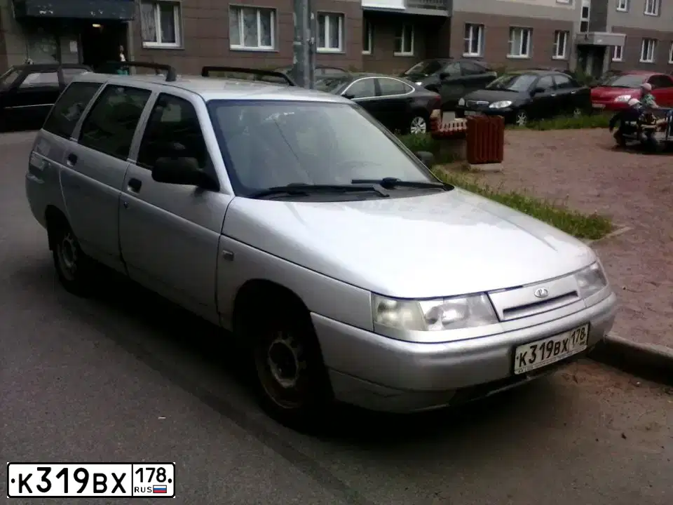 Фото автомобиля LADA 2111, 2006 — госномер К319ВХ178. Цвет: СВЕТЛО-СЕРЕБРИСТЫЙ МЕТАЛЛ