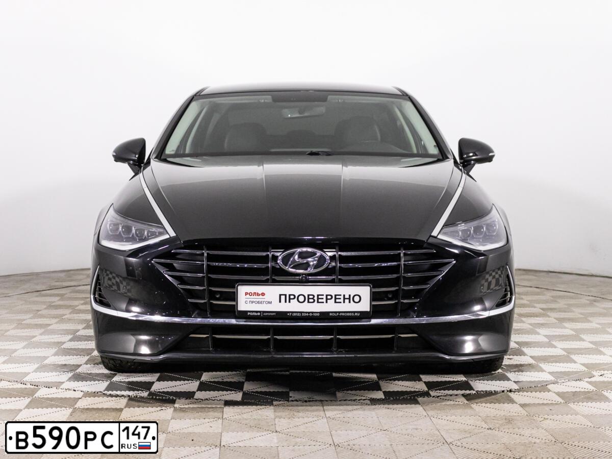 Фото автомобиля HYUNDAI SONATA, 2020 — госномер К858ТА60. Цвет: ЧЕРНЫЙ