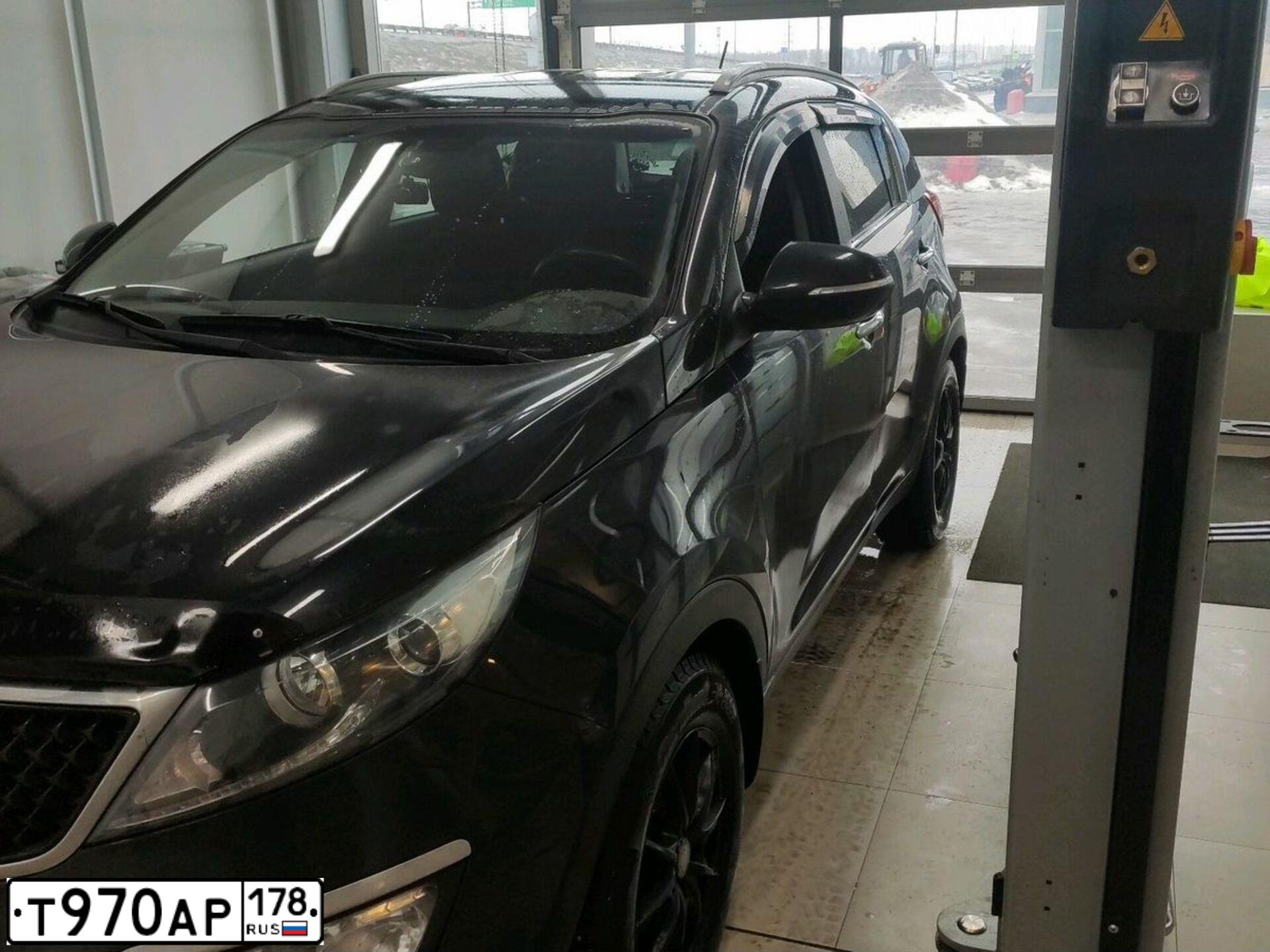 Фото автомобиля KIA SPORTAGE, 2015 — госномер С189ТН198. Цвет: ЧЕРНЫЙ ПЕРЛАМУТР