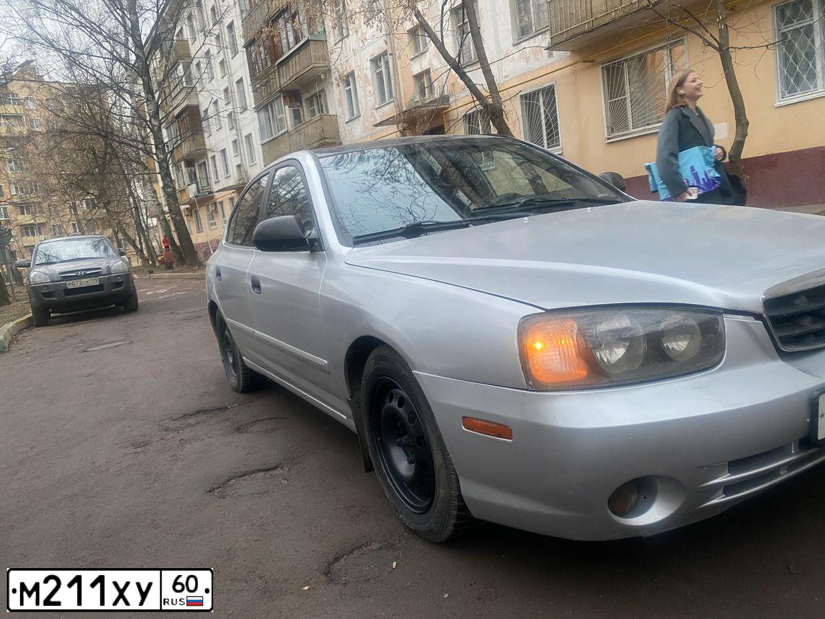 Фото автомобиля HYUNDAI ELANTRA, 2002 — госномер А964ВА750. Цвет: Серебристый