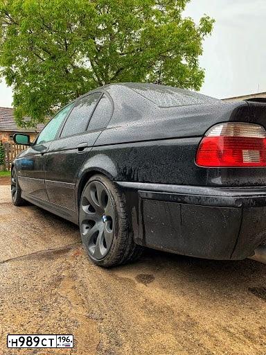 Фото автомобиля BMW W SERIE 5, 1997 — госномер К018ВХ774. Цвет: Серебристый