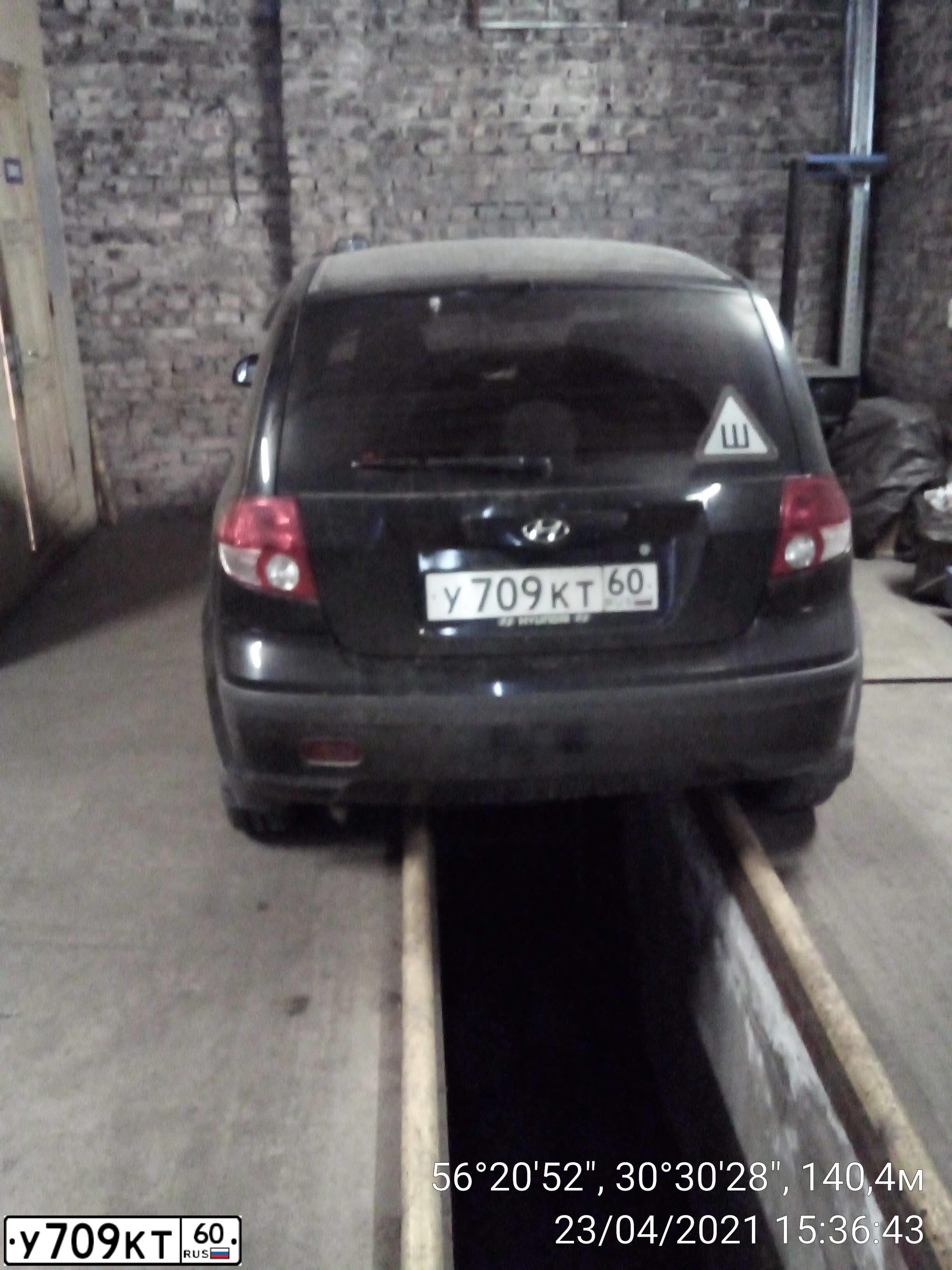 Фото автомобиля HYUNDAI GETZ, 2004 — госномер Е292КВ60. Цвет: ЧЕРНЫЙ