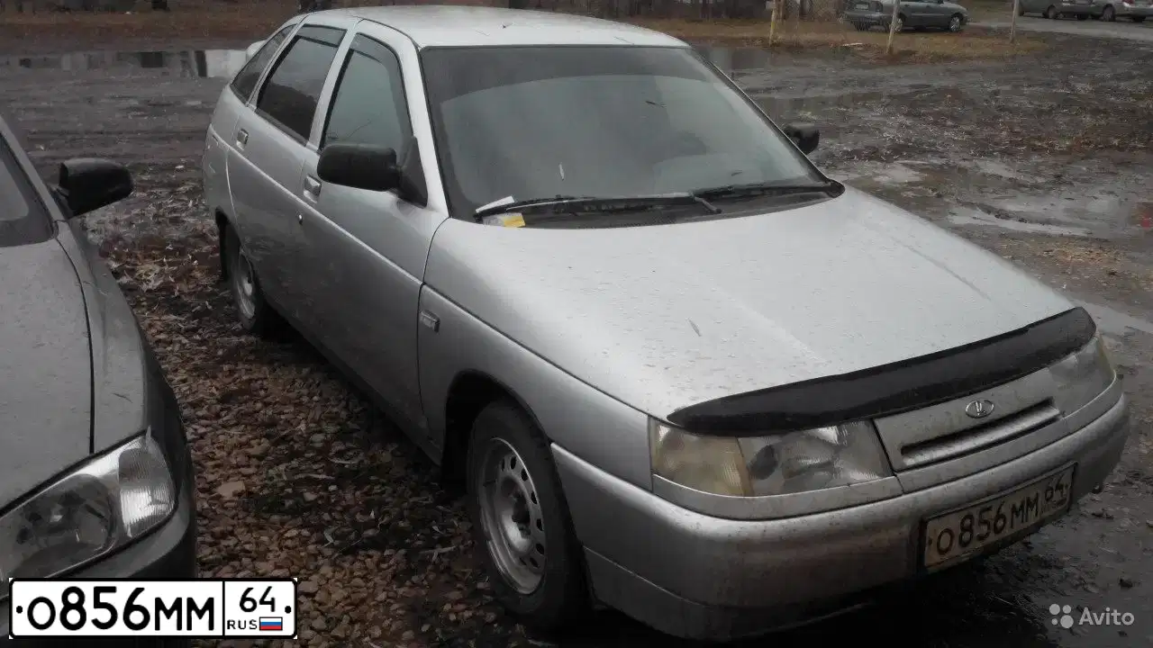 Фото автомобиля LADA 2112, 2003 — госномер О856ММ64. Цвет: СВЕТЛО-СЕРЕБРИСТЫЙ МЕТАЛЛ
