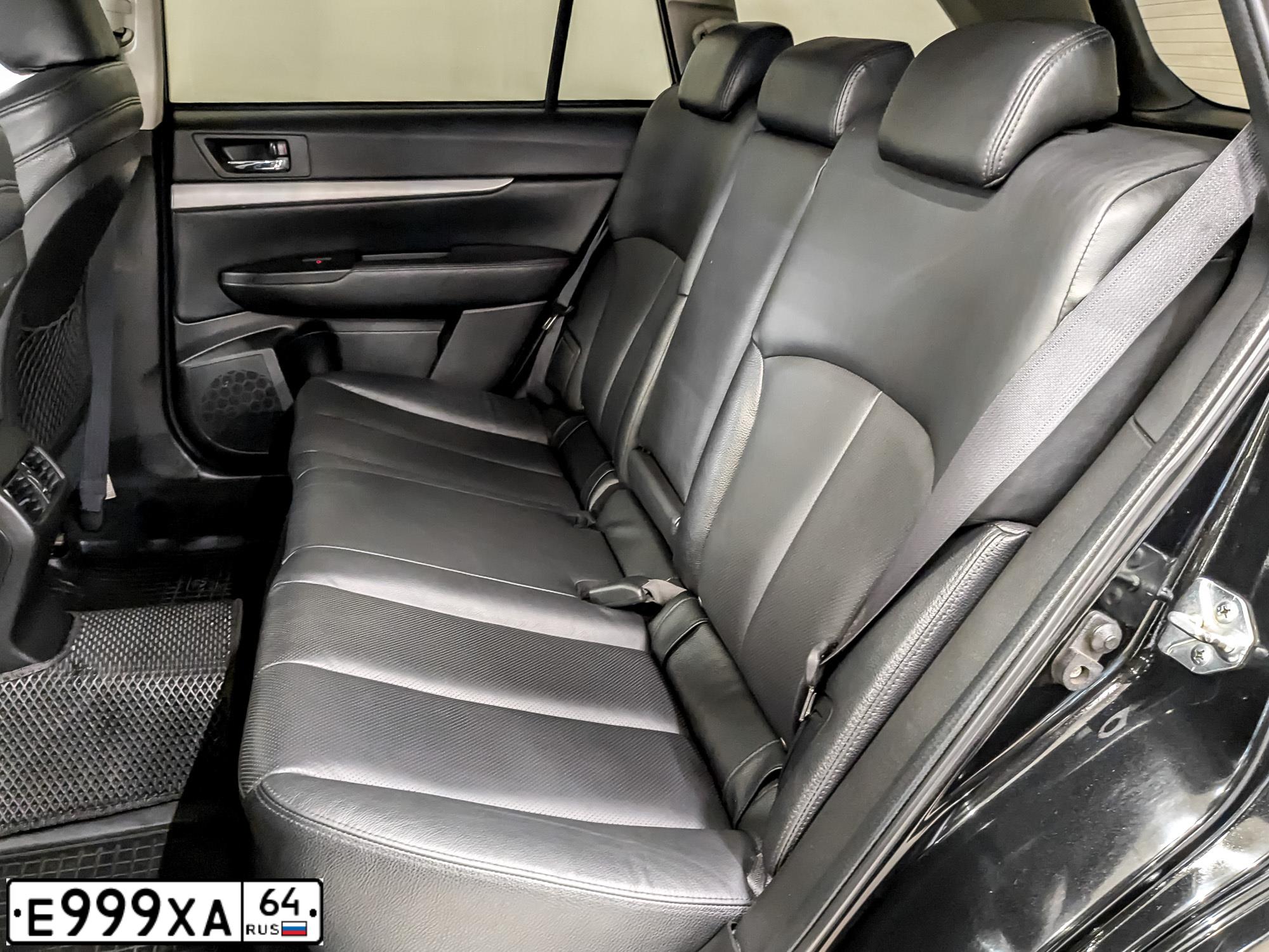 Фото автомобиля СУБАРУ OUTBACK, 2013 — госномер Н825ОС164. Цвет: ЧЕРНЫЙ