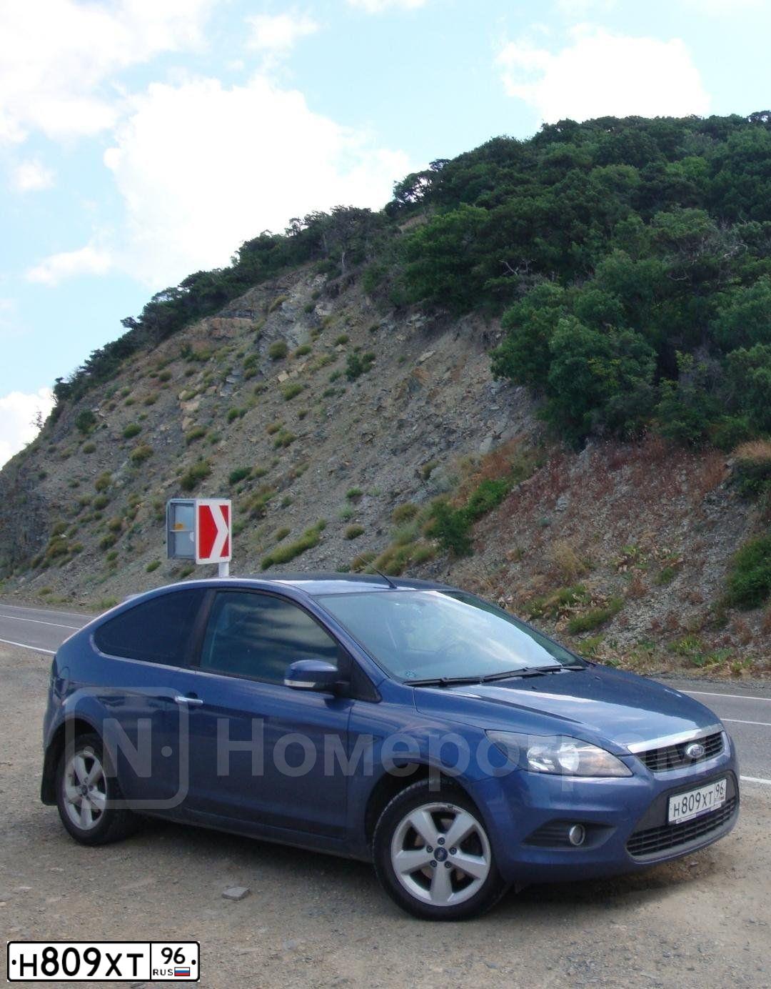 Фото автомобиля FORD FOCUS, 2008 — госномер А700КН96. Цвет: синий