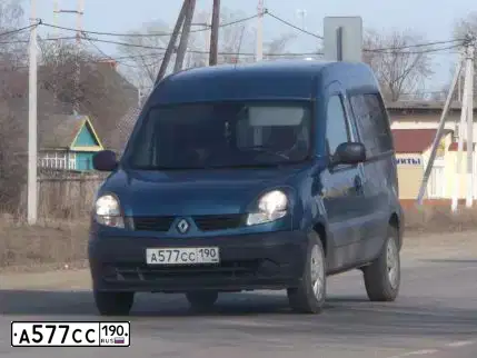 Фото автомобиля RENAULT KANGOO, 2007 — госномер О331ВМ199. Цвет: СИНИЙ