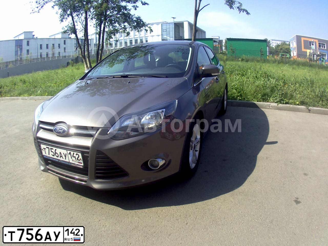 Фото автомобиля FORD FOCUS, 2012 — госномер Т756АУ142. Цвет: СЕРО-КОРИЧНЕВЫЙ