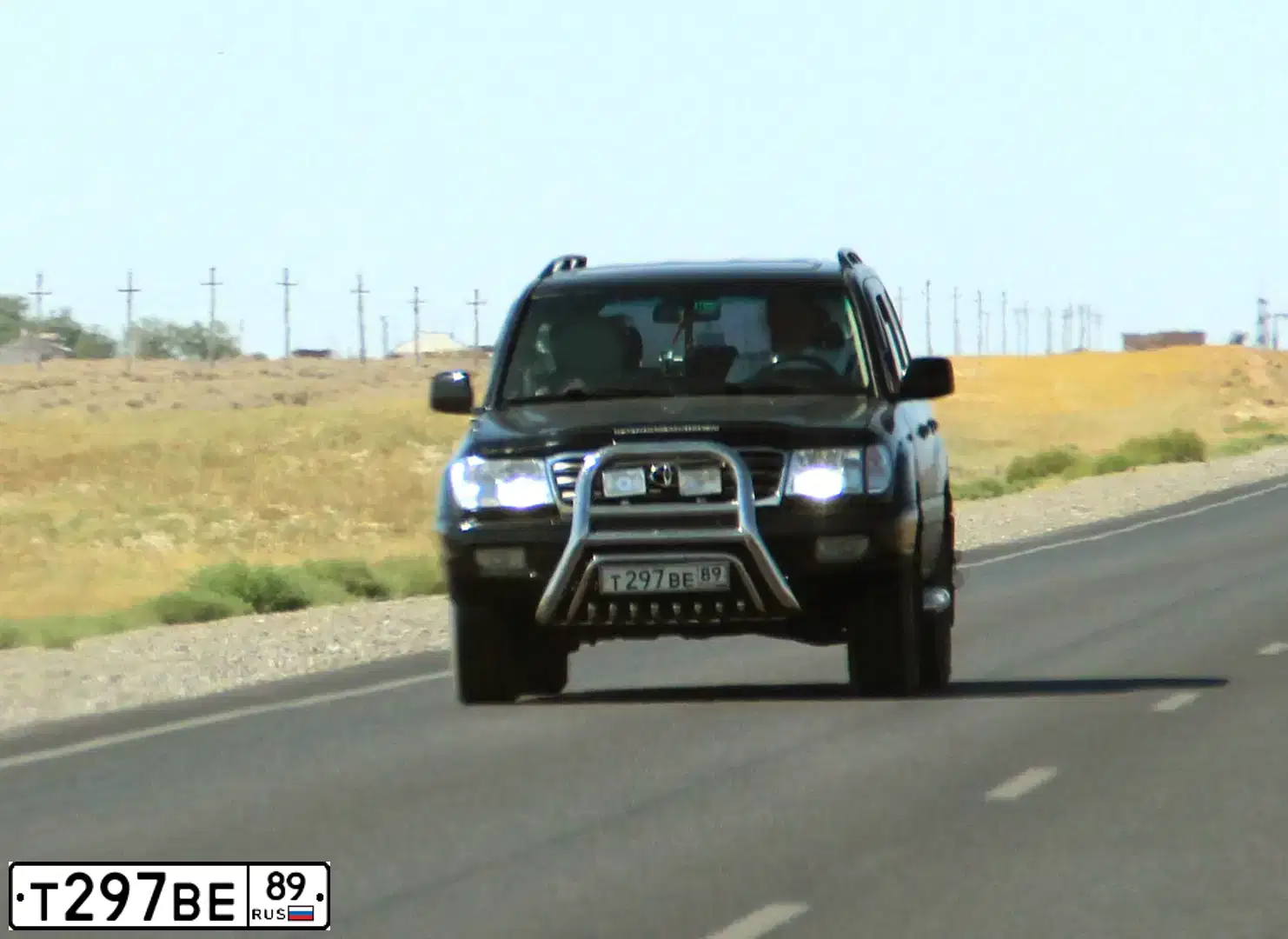 Фото автомобиля TOYOTA LANDCRUISER, 2004 — госномер А999МН89. Цвет: ЧЕРНЫЙ