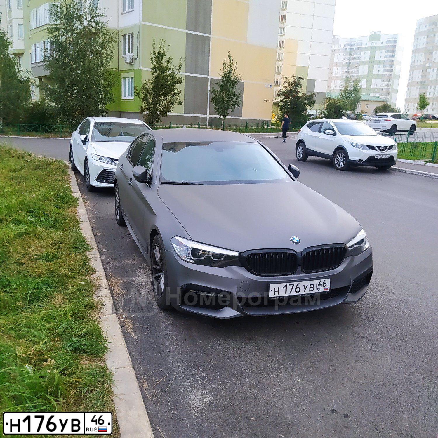 Фото автомобиля BMW SERIE 5, 2018 — госномер Н176УВ46. Цвет: Серый